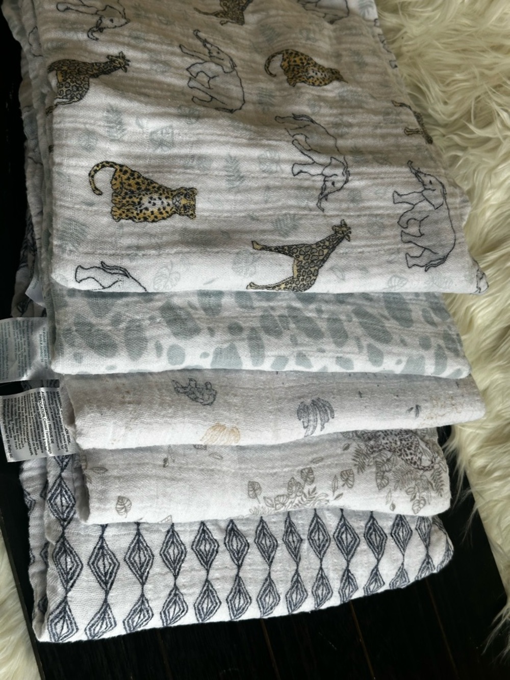 Aden + Anaís Muslin Swaddle and Sleepwear Set - Picture 5 of 5